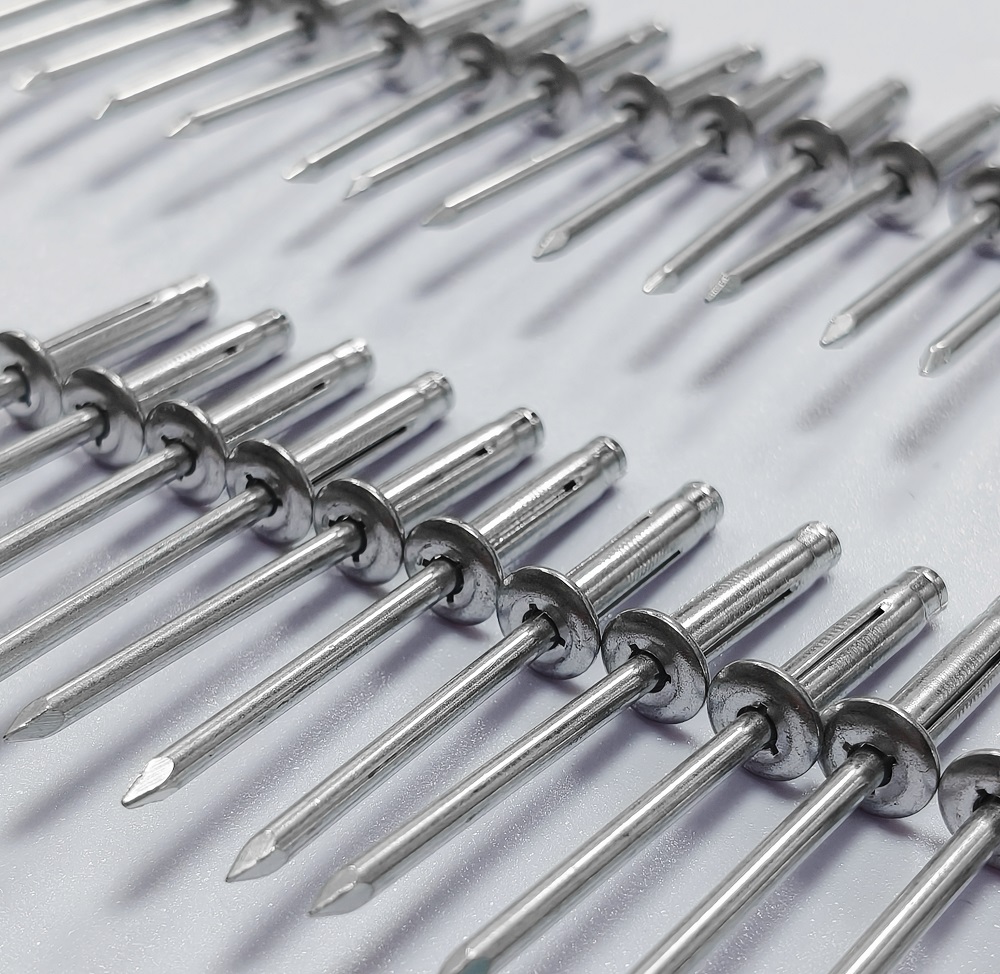 Comment fonctionnent les rivets aveugles ?